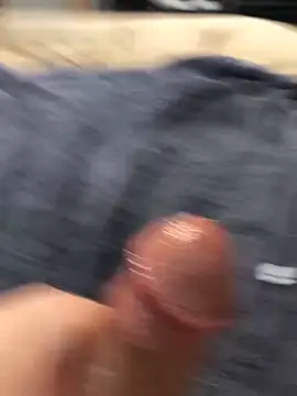 Snapshot of darksmoke011 chatting on February 15, 9:00 pm darksmoke011 online show from February 15, 9:00 pm