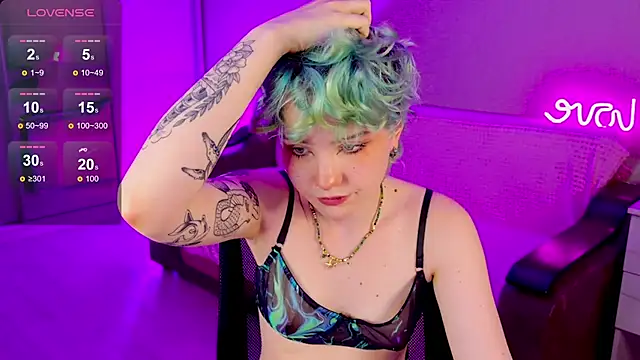 Snapshot of School_Love chatting on January 17, 4:15 pm School Love online show from January 17, 4:15 pm