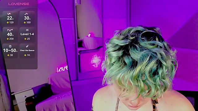 Snapshot of School_Love chatting on January 22, 1:11 pm School Love online show from January 22, 1:11 pm