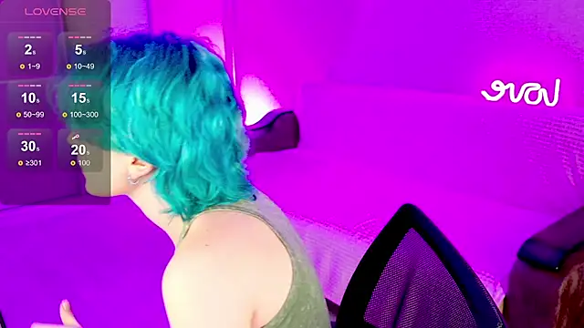 Snapshot of School_Love chatting on February 5, 1:11 pm School Love online show from February 5, 1:11 pm