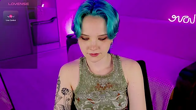 Snapshot of School_Love chatting on February 5, 4:14 pm School Love online show from February 5, 4:14 pm