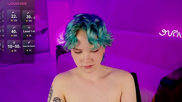 Snapshot of School_Love chatting on February 13, 4:07 pm School Love online show from February 13, 4:07 pm