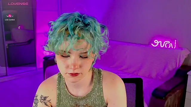 Snapshot of School_Love chatting on February 27, 1:07 pm School Love online show from February 27, 1:07 pm