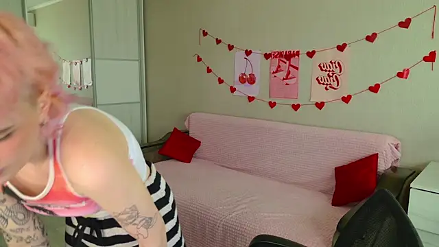 Snapshot of School_Love chatting on September 21, 11:12 am School Love online show from September 21, 11:12 am