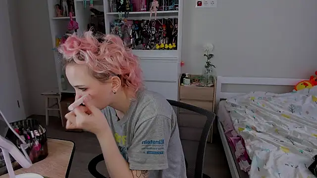 School Love online show from November 21, 7:07 am