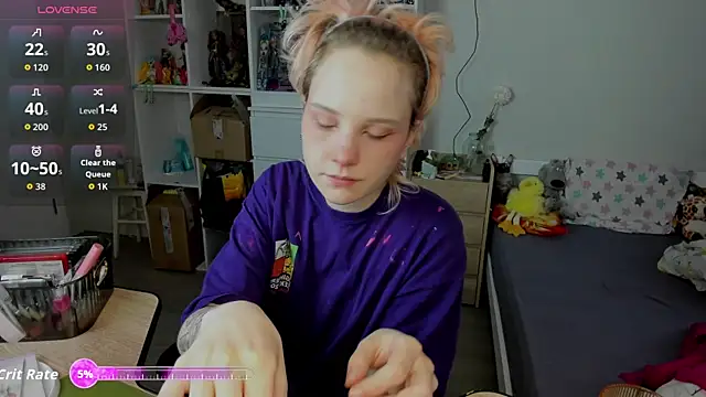 School Love online show from December 3, 7:05 am