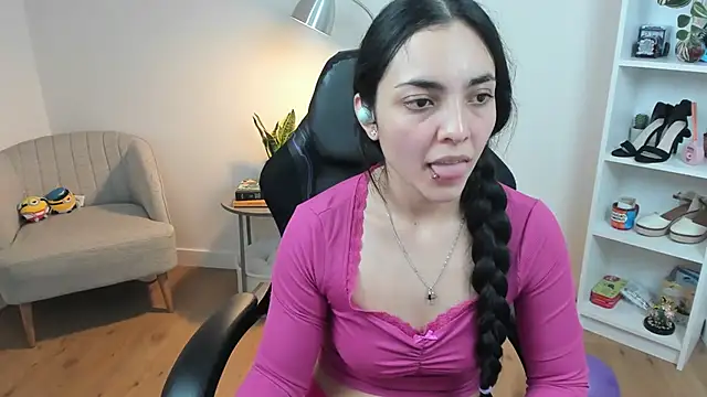  BellaEvans  online show from February 12, 8:49 am