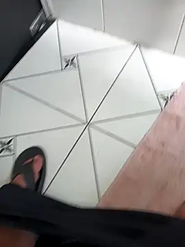 Snapshot of lobomisterioso13 chatting on December 15, 12:38 pm lobomisterioso13 online show from December 15, 12:38 pm