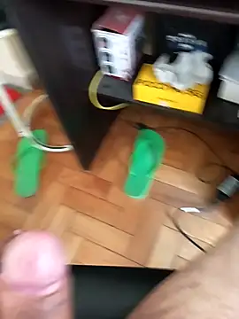 Snapshot of lobomisterioso13 chatting on December 23, 2:17 pm lobomisterioso13 online show from December 23, 2:17 pm