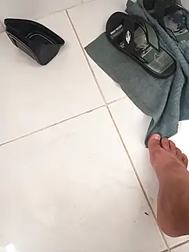 Snapshot of lobomisterioso13 chatting on December 1, 10:31 am lobomisterioso13 online show from December 1, 10:31 am