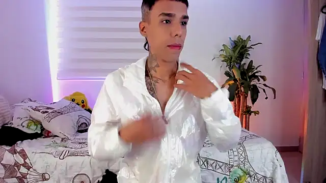 aldrinwhite online show from September 14, 5:34 pm