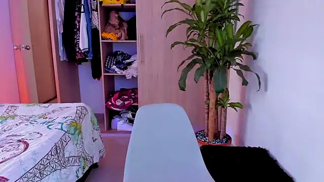 aldrinwhite online show from December 3, 4:27 pm