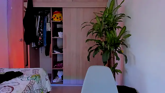 aldrinwhite online show from December 17, 4:13 pm