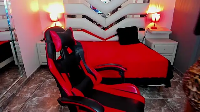 KateTompson  online show from December 16, 7:52 pm