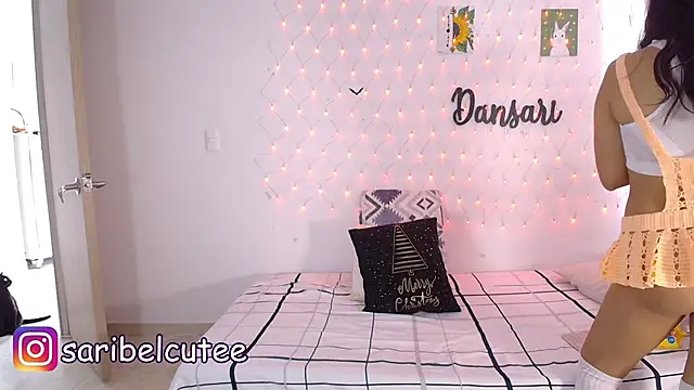 Snapshot of saribelcute chatting on December 16, 3:00 pm saribelcute online show from December 16, 3:00 pm