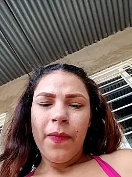 Snapshot of Mommy-Hot chatting on February 17, 1:32 pm Mommy-Hot online show from February 17, 1:32 pm