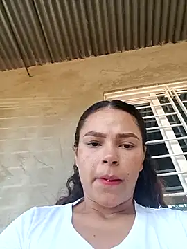 Snapshot of Mommy-Hot chatting on February 21, 1:44 pm Mommy-Hot online show from February 21, 1:44 pm
