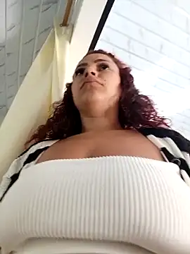 Snapshot of Mommy-Hot chatting on October 9, 1:09 pm Mommy-Hot online show from October 9, 1:09 pm
