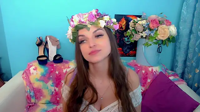 LindaaLu online show from March 16, 5:25 am