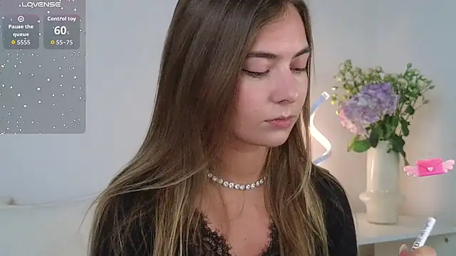 chloi hes online show from October 11, 9:08 am