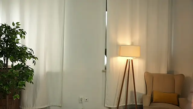 PrincessMononokee online show from April 17, 7:11 am