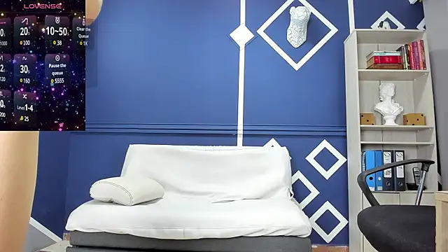 charolbruce 1 online show from March 12, 12:04 pm