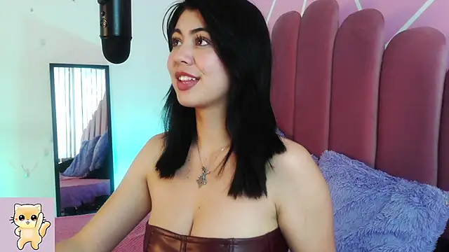 Snapshot of Zoe_Benson chatting on February 5, 6:59 pm Zoe Benson online show from February 5, 6:59 pm