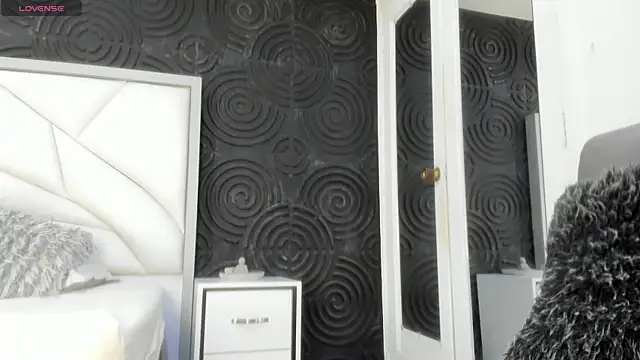 AbigailWilliams  online show from October 26, 11:16 am