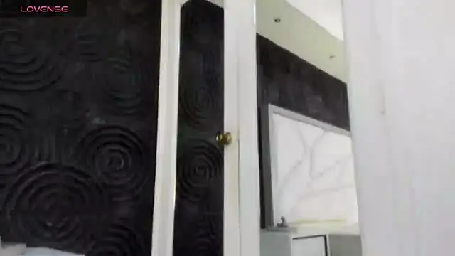 AbigailWilliams  online show from November 11, 11:10 am