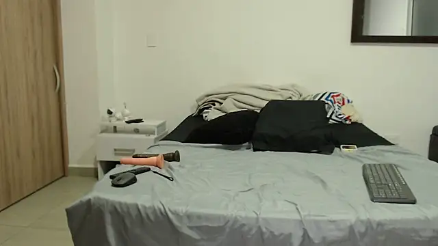 AnnieRoss69 online show from February 17, 8:04 pm