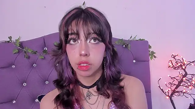 Snapshot of Nyx_nayla chatting on December 6, 7:23 pm Nyx nayla online show from December 6, 7:23 pm