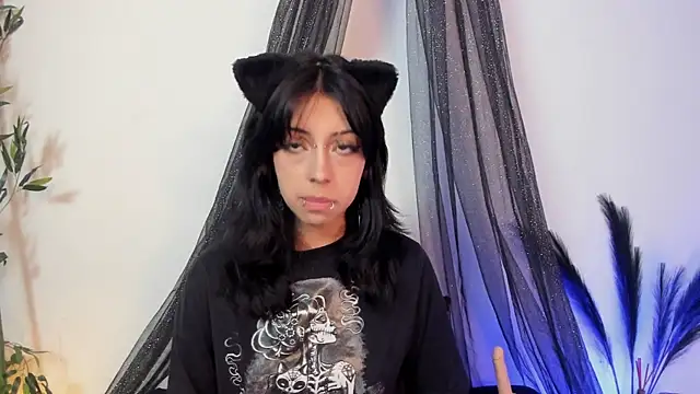 Snapshot of Nyx_nayla chatting on March 22, 4:03 am Nyx nayla online show from March 22, 4:03 am
