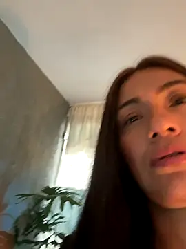 Snapshot of emmily_d chatting on November 22, 9:36 pm emmily d online show from November 22, 9:36 pm