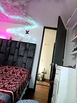 Nicole420squirt online show from October 14, 6:31 pm