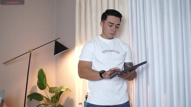 Ryan Hunt online show from October 31, 12:17 pm