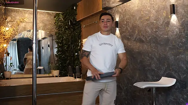 Ryan Hunt online show from November 20, 12:27 pm