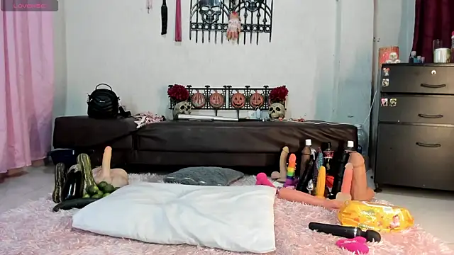 RubyEmerald online show from December 15, 11:42 pm