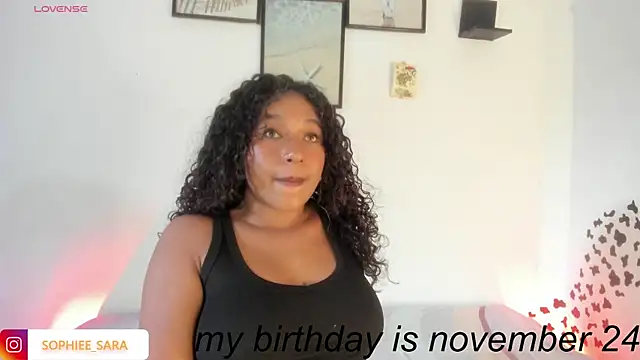 Snapshot of sara_sophieee chatting on November 9, 7:12 pm sara sophieee online show from November 9, 7:12 pm