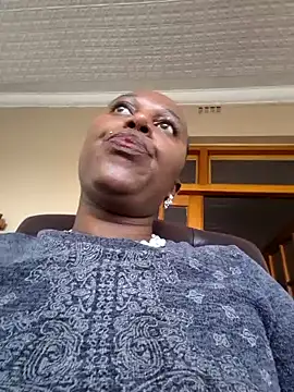 Snapshot of YourDreamLady22 chatting on February 4, 12:44 pm YourDreamLady22 online show from February 4, 12:44 pm