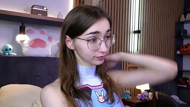 PollyBeev online show from November 13, 7:29 am