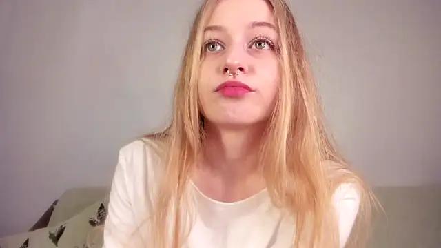 MiaMews online show from April 10, 6:40 am