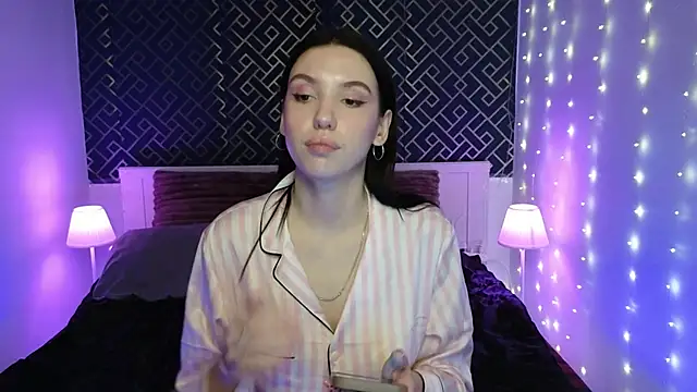 AliceSpark online show from February 1, 7:23 pm