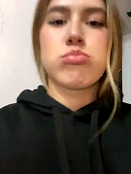 Snapshot of Jimena_White_ chatting on October 15, 5:07 am Jimena White online show from October 15, 5:07 am