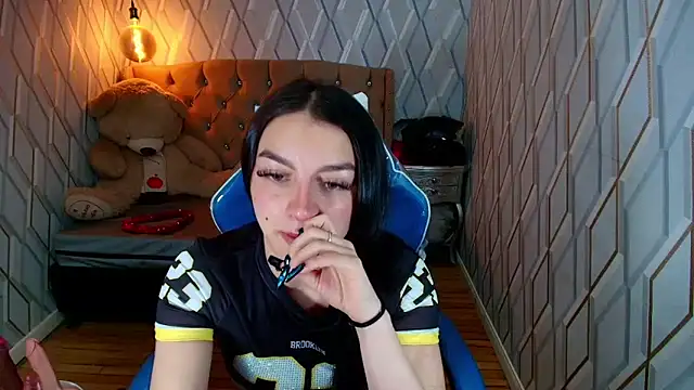 Angelchristix online show from March 25, 1:17 pm