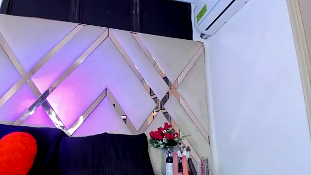 Snapshot of ninaht chatting on February 22, 9:04 pm ninaht online show from February 22, 9:04 pm