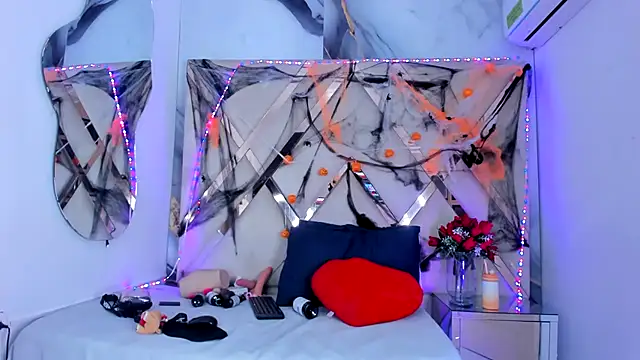 Snapshot of ninaht chatting on October 28, 8:44 pm ninaht online show from October 28, 8:44 pm