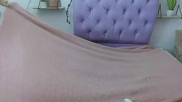 Freyja 01 online show from September 21, 4:19 pm