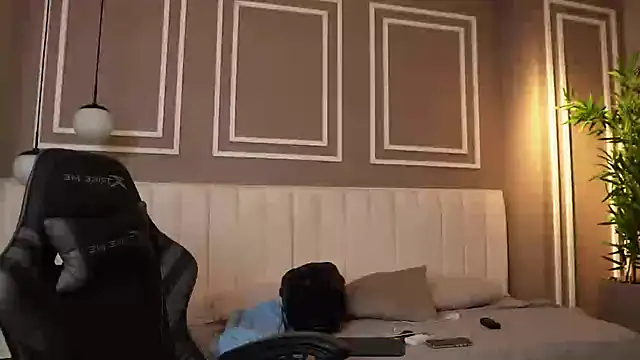 Snapshot of Austin_bolt chatting on November 10, 12:53 am Austin bolt online show from November 10, 12:53 am