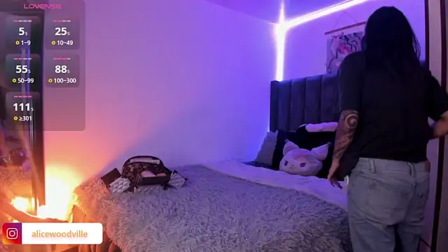 Alice woodville online show from February 12, 12:58 am