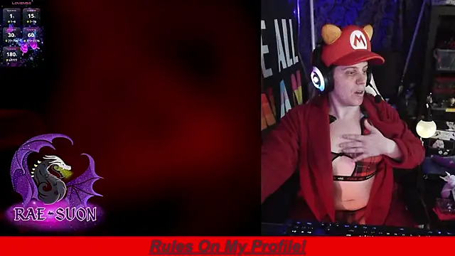 Snapshot of Rae-Suon chatting on November 2, 12:13 am Rae-Suon online show from November 2, 12:13 am